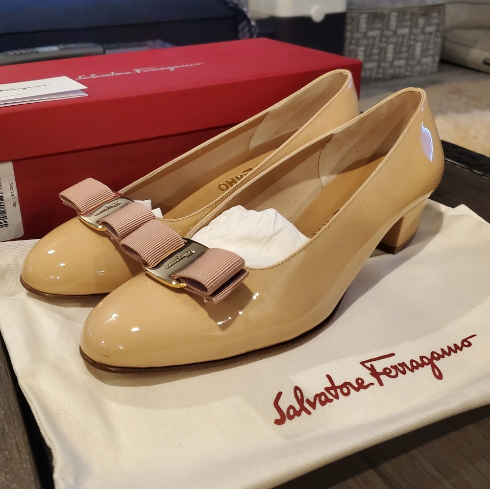 Salvatore Ferragamo Vera Pump